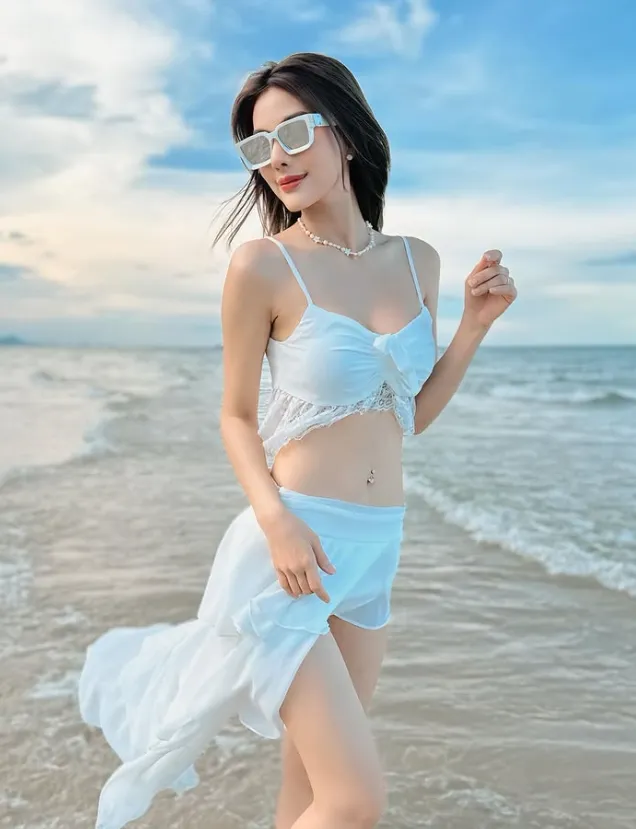หนิง ปัทมา นักร้อง สาวสวย